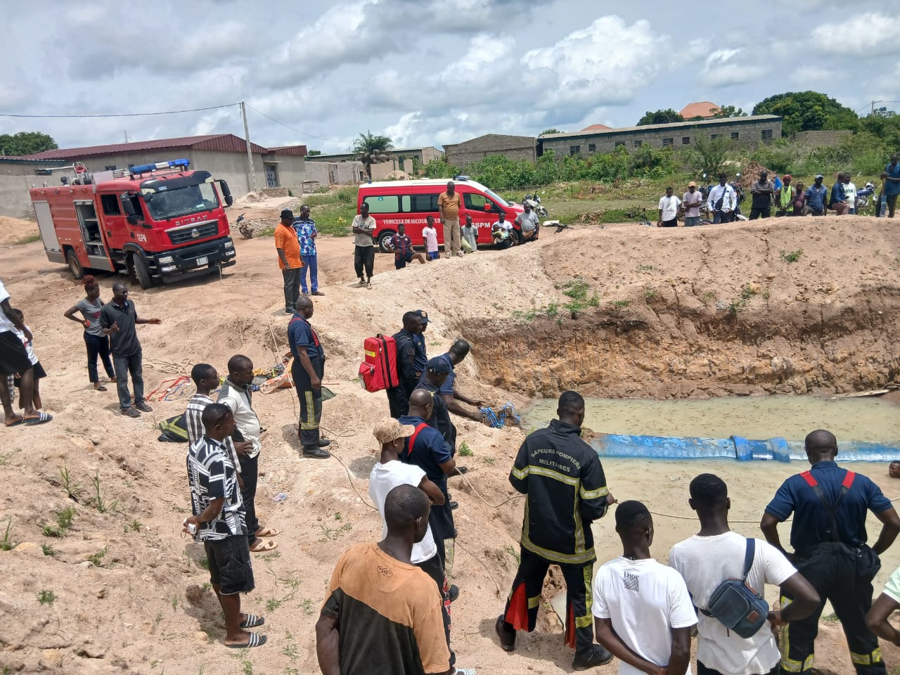 BOUAKÉ : UN ENFANT MEURT NOYÉ DANS UN TROU DE CHANTIER À AMANIBO, route de Botro (Assoumankro), non loin du Campus 2 – Face à la cité CIDT Mercredi 20 mai 2026.